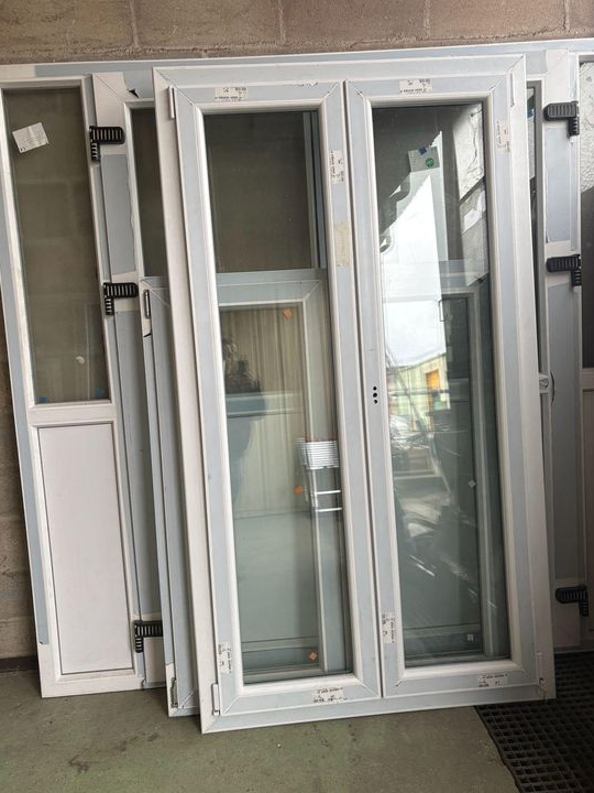' Fenêtre pvc blanc à prix d'usine Le Mesnil-Amelot