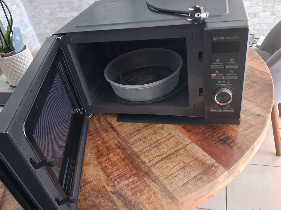 Micro-ondes grill vintage digital Toshiba 900 w état neuf