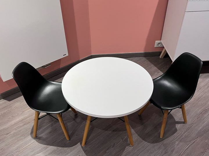 Ensemble table + chaises enfant