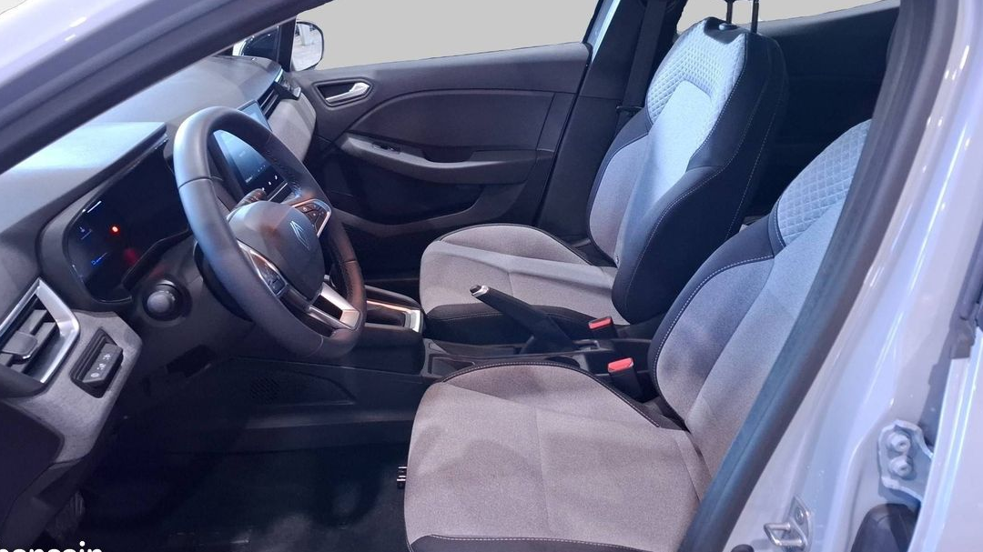 Renault clio e tech full hybrid 145 ch gsr2