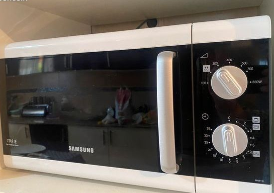 Micro ondes samsung - ge82w