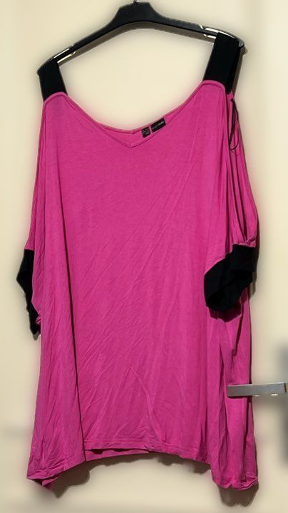 Joli ti-shirt rose neuf T 58/60