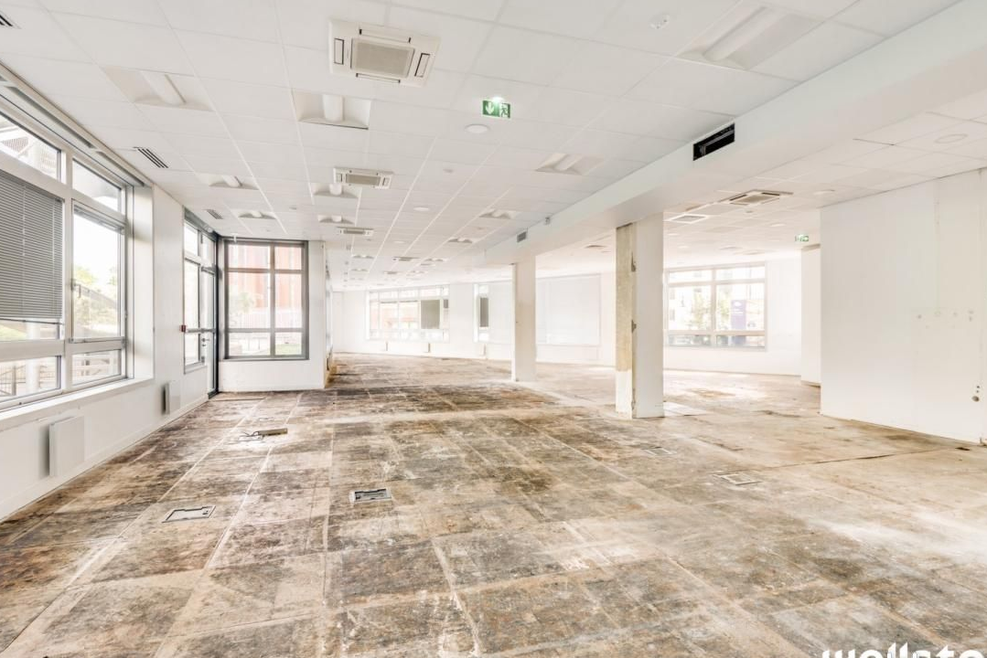 Bureaux 2 828 m²
