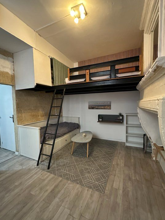 Studio meublé location courte durée- Centre historique Bordeaux