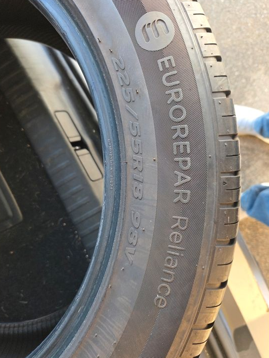 4 pneus pour 3008 225 55 18 98 V