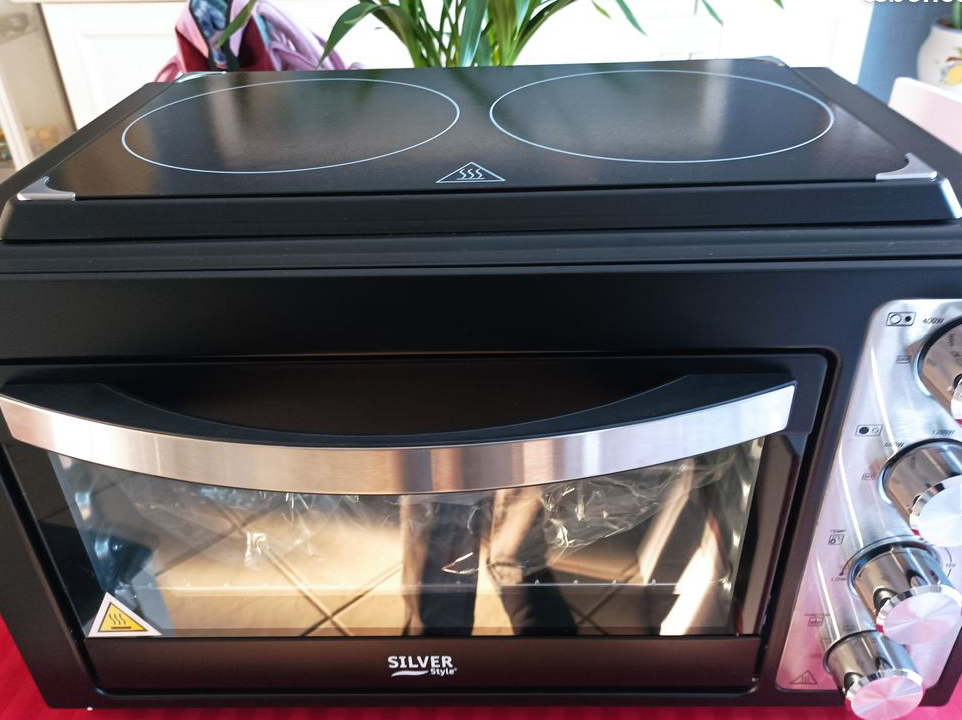 Four 40 L vitrocéramique