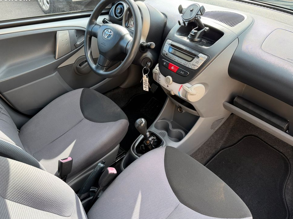 Toyota aygo 1.0 12v 68 cv clim / 112000 km/ moteur a chaine