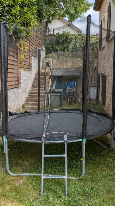 Trampoline