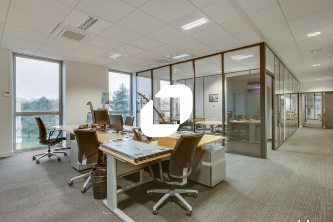 Bureau 345 m²