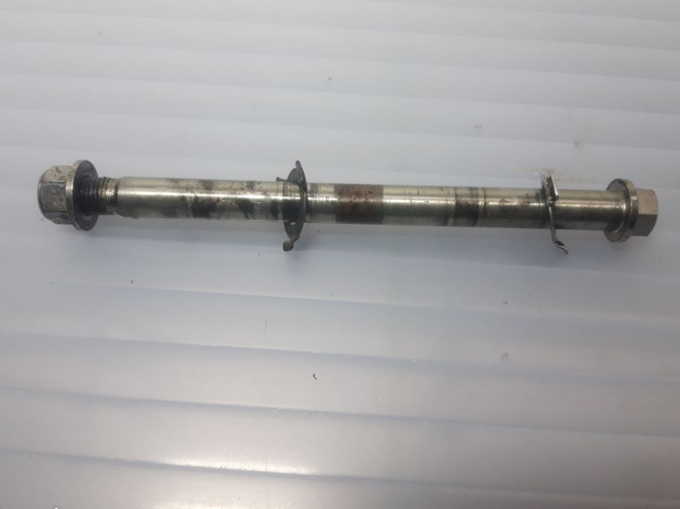Axe de roue avant d'origine Yamaha 125 YBR de 2004 à 2017