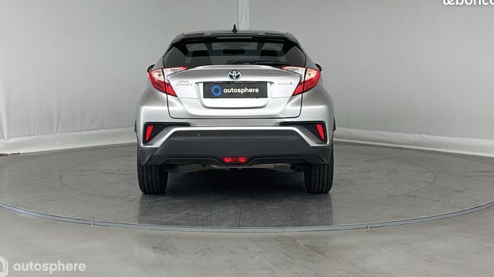 Toyota C-Hr 122h Graphic 2WD E-CVT