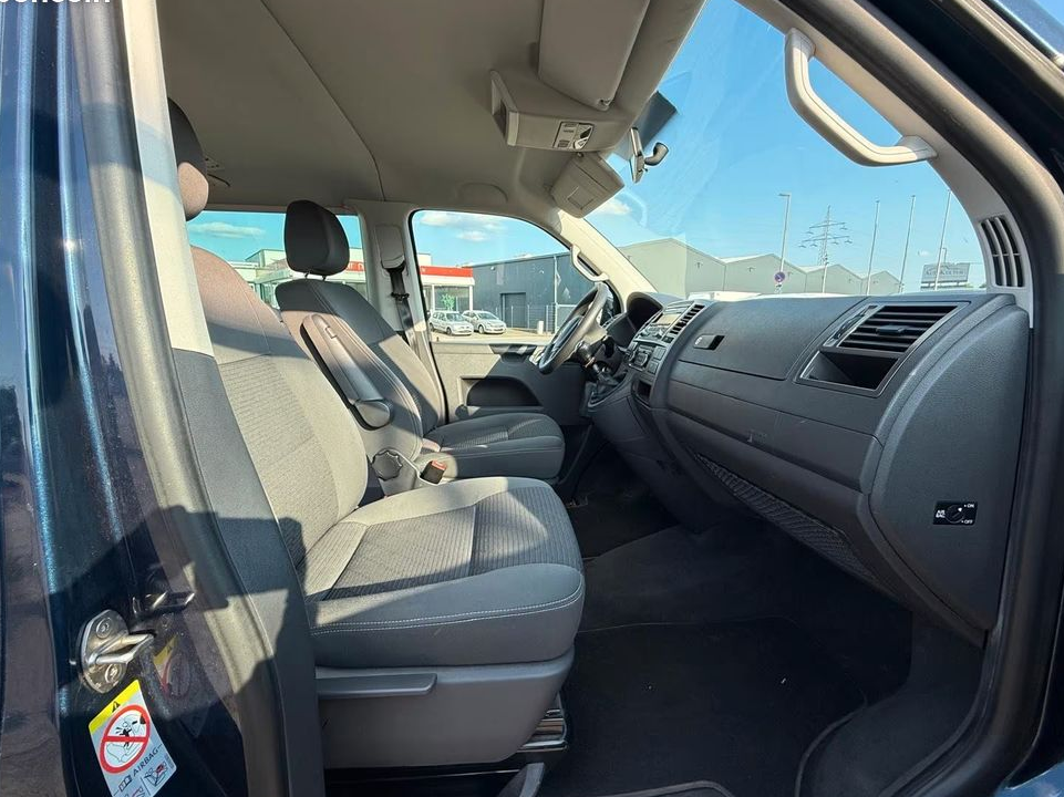 Volkswagen T5 Multivan 2.0 TDI Comfortline 140CH - 2ème Main - 7 Places - BVM - Attelage - 170000KM