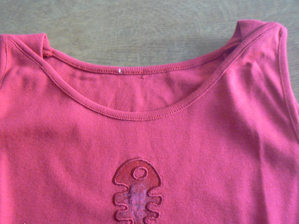 2 tee-shirts débardeurs 