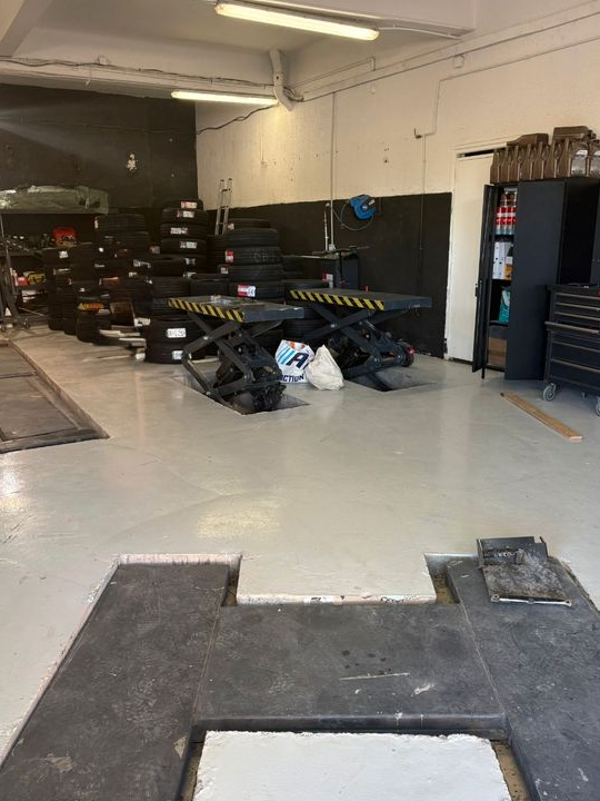 Fonds Garage Pneumatique