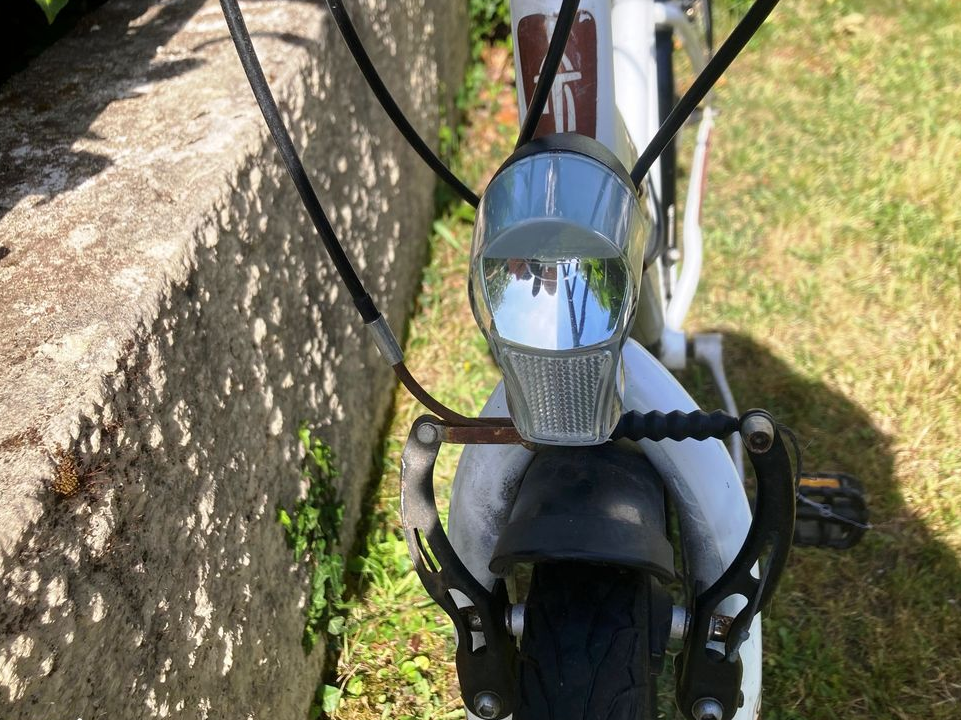 Vélo DECATHLON-ADULTE mixte 1M40 à1m75-roues26 pouces-21 vitesses-porte bagages-GARDE BOUE-lumièresLEEDS NEUVES-guido réglable dans tous le sens -Révisé par mes soins-BON ETAT GENERALE
