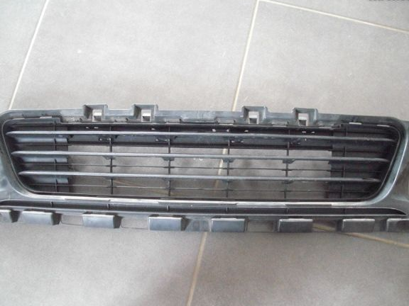 Grille de pare choc avant Peugeot 308 II