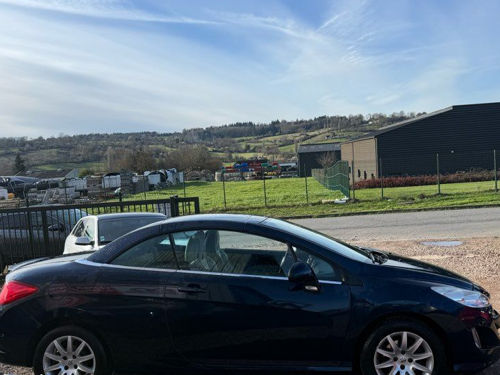 Peugeot 308 cc 1.6l hdi 112cv bv6 feline 1 ère main avec 146151 kms