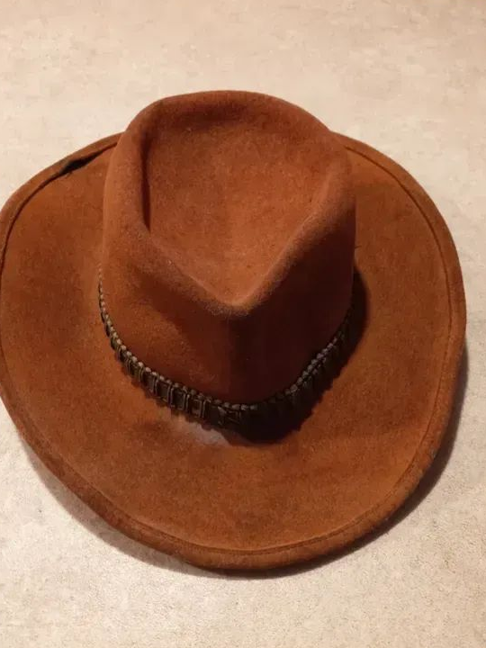 Chapeau COW-BOY feutre épais 30e sur envoie