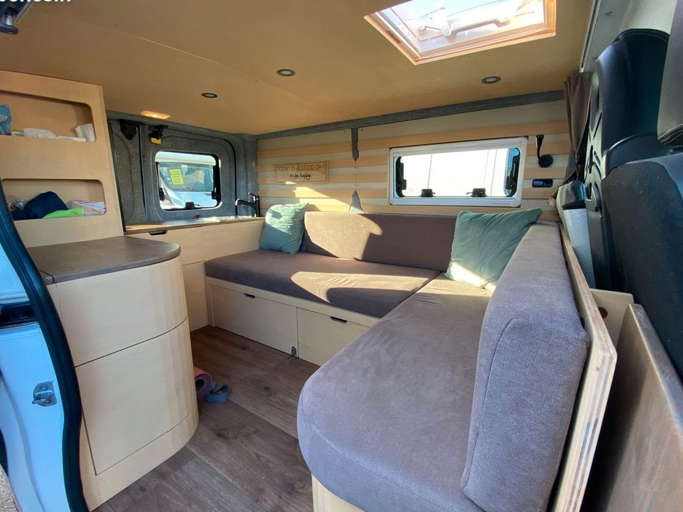 Van / Fourgon compact VASP L1 H1 / 4,99 m Clim Chauffage diesel / Caméra GPS