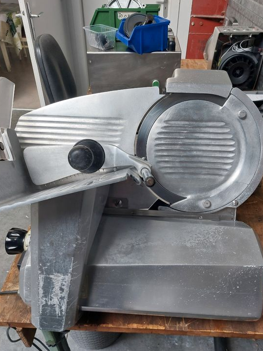 Trancheuse professionnelle omas