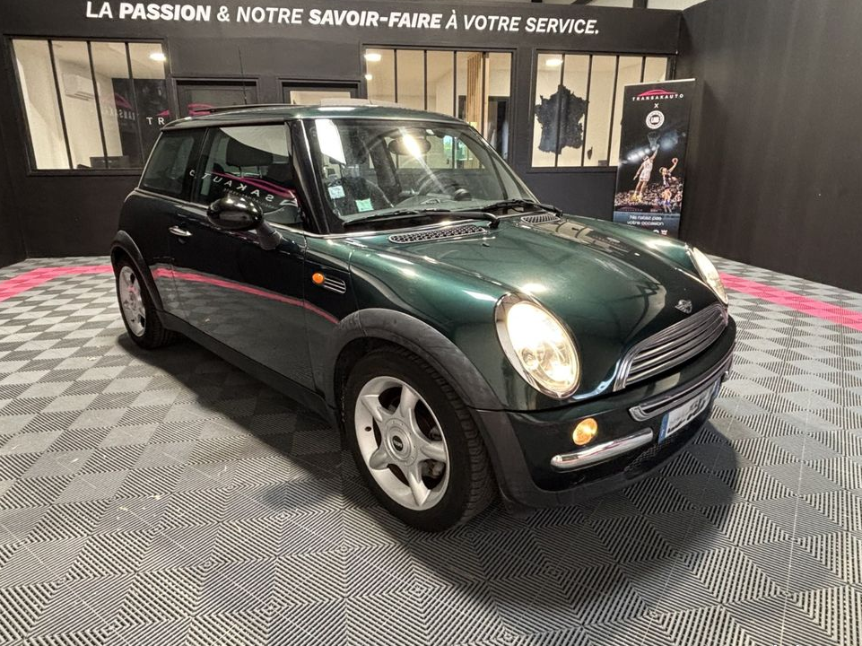 MINI MINI 1.6i - 115 Cooper - vert anglais - suivi d'entretien complet - intérieur cuir - toit ouvrant