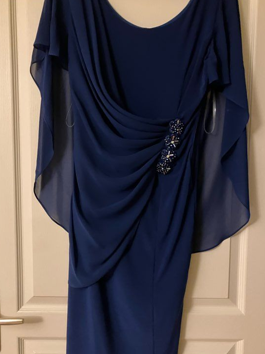 Très belle robe de cérémonie NEUVE