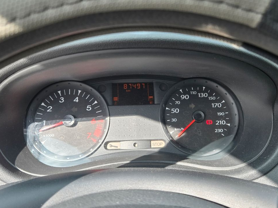 Renault clio III de 03/2012 87 497 km CT a jour entretien effectuée