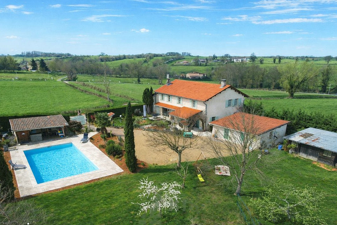 Propriété 6 pièces 190 m²