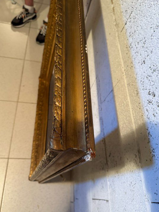 Grand cadre ancien en bois et stuc sculpté et doré – Fin XIXe – 79 × 90 cm
