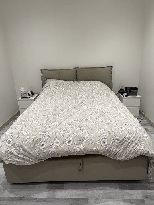 Lit coffre IKEA 140x200 + matelas ressorts 24cm épaisseur