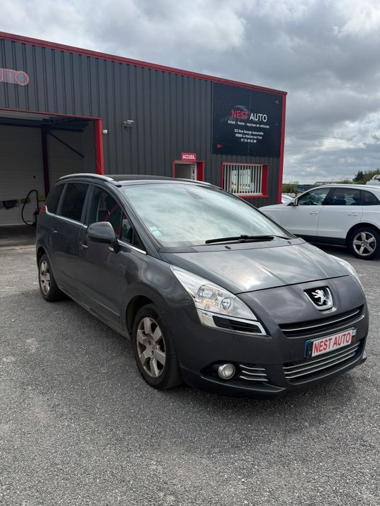 PEUGEOT 5008 1.6HDI 112Ch