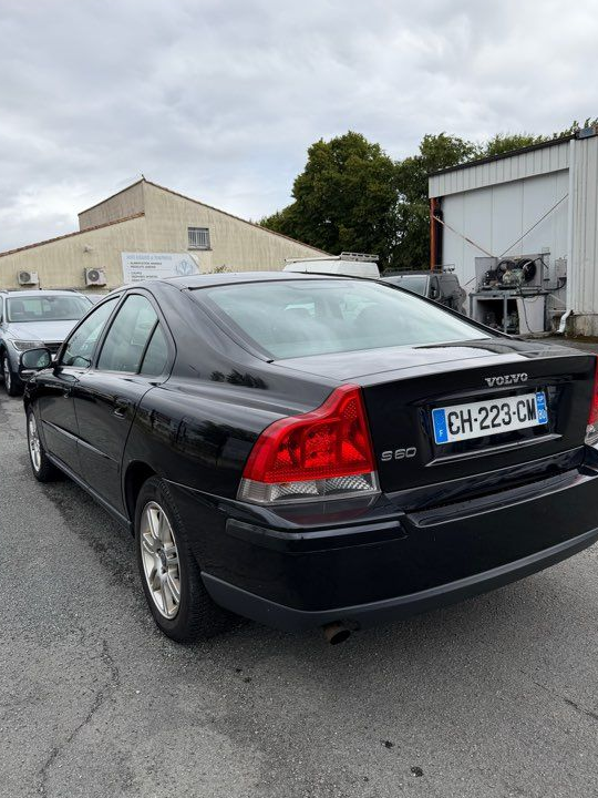 🔵 VOLVO S60 🔵 2,4 D 126ch Momentum