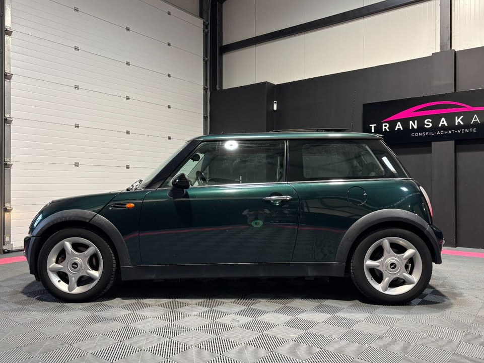 MINI MINI 1.6i - 115 Cooper - vert anglais - suivi d'entretien complet - intérieur cuir - toit ouvrant