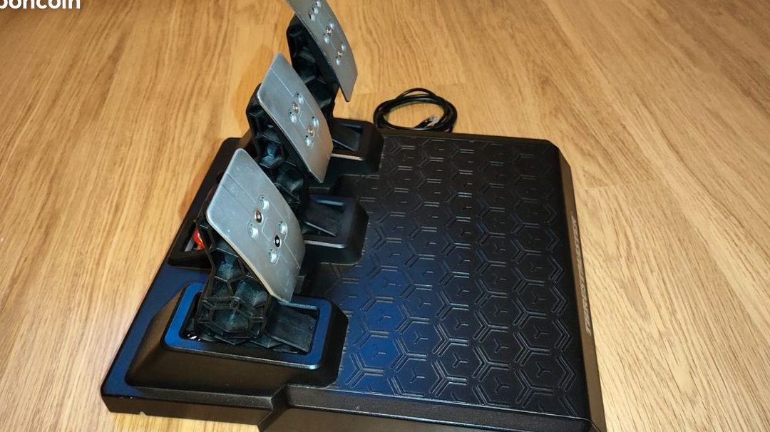 Volant Thrustmaster T248