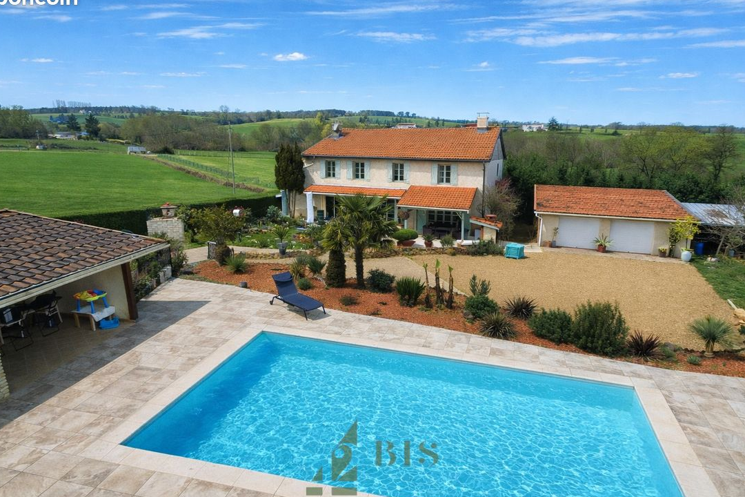 Propriété 6 pièces 190 m²