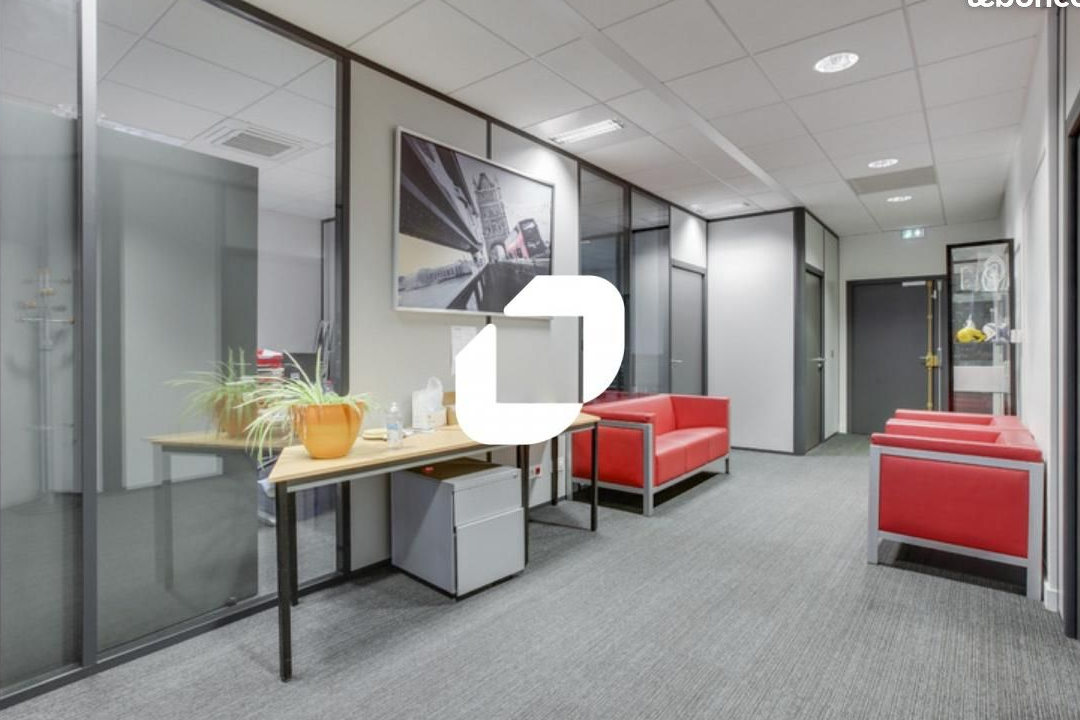 Bureau 345 m²