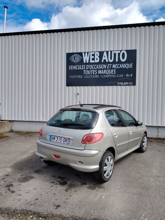 Peugeot 206 5 portes 2L HDI 90cv