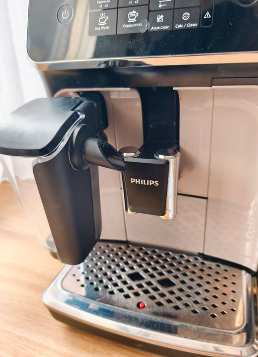 Machine à café grains broyeur Philips lattego 2200 et filtre neuf
