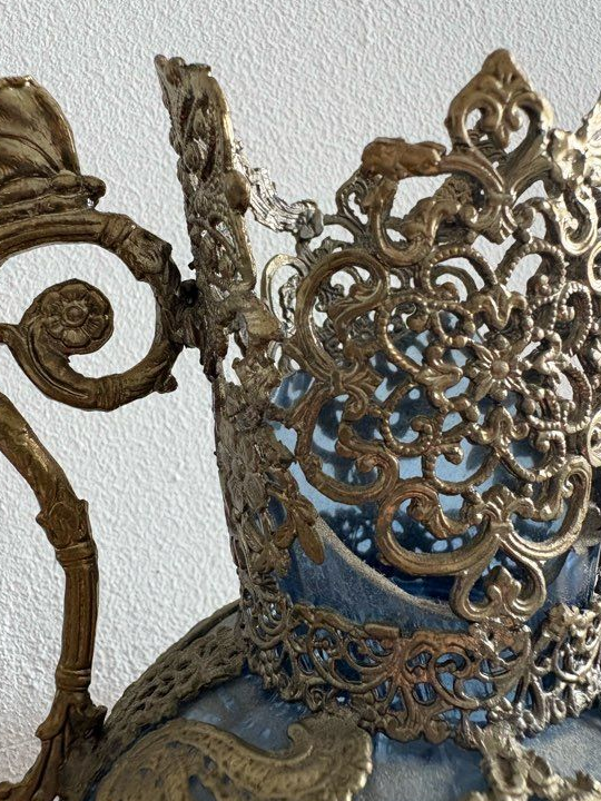 Art nouveau 14 vase cassé verre bleu cerclage métal argenté ciselé aigle papillons vintage ancien