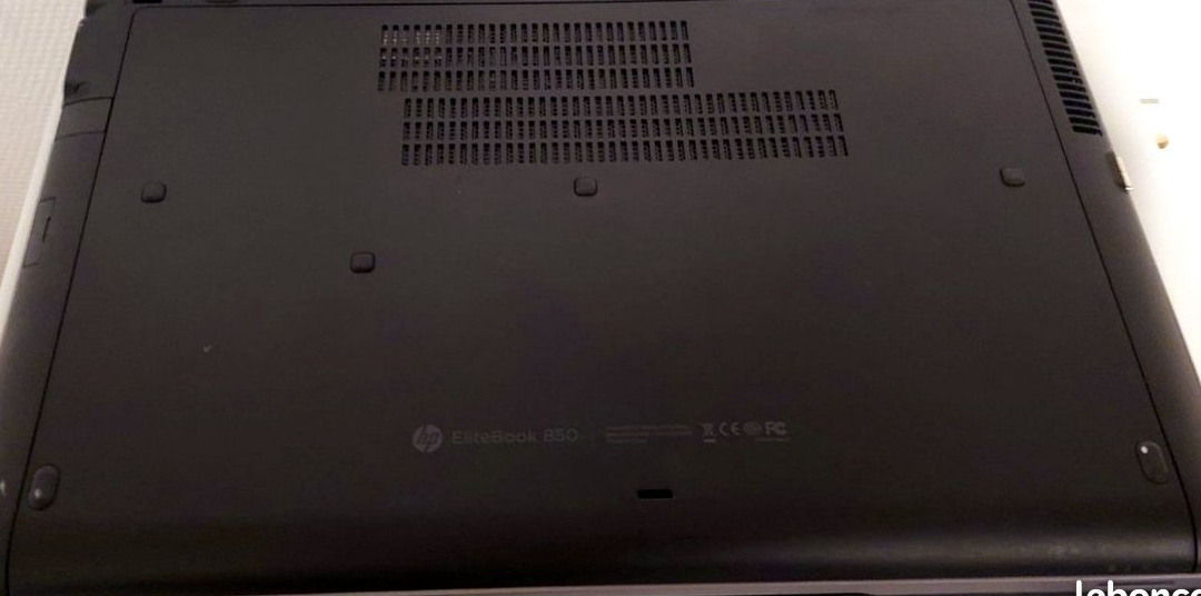 HP EliteBook 850 i5 pour pièces ou réparation