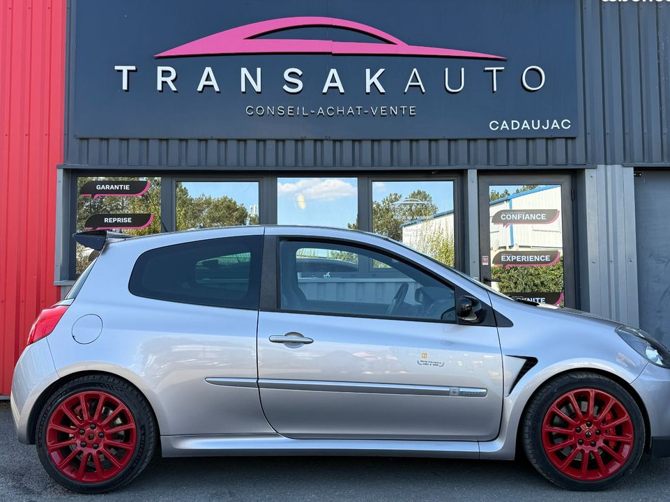 RENAULT CLIO III RS 2.0 16V 200Ch