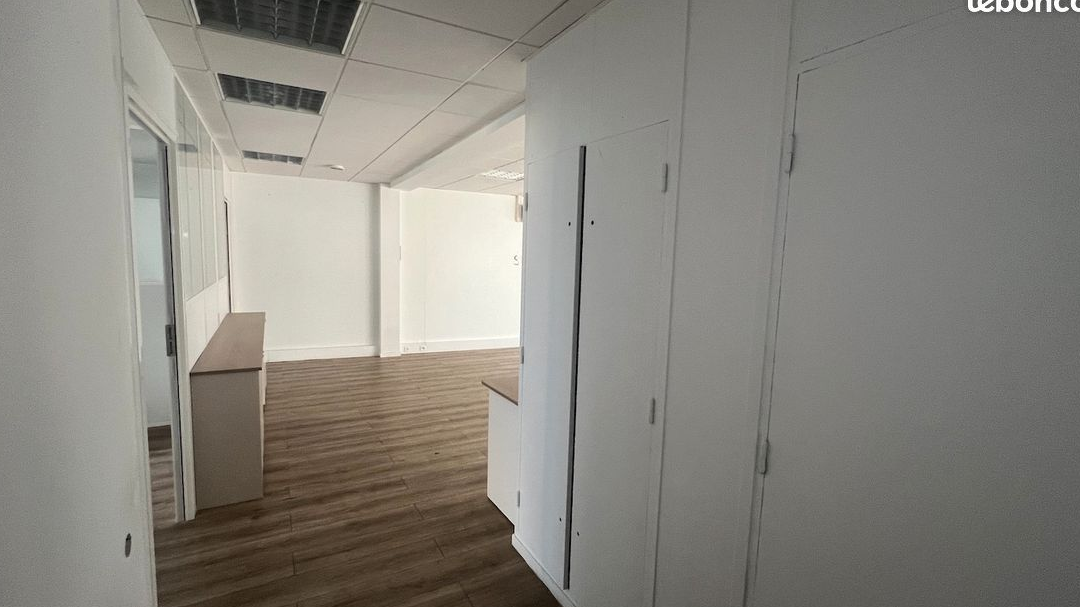 Bureaux 120 m²