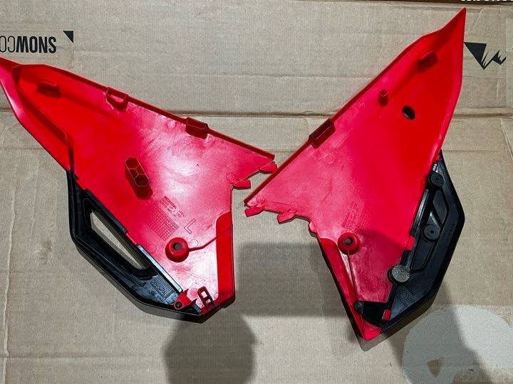 Plaques latéral crf origine