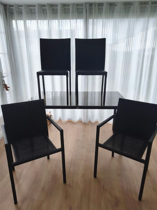Table chaises jardin