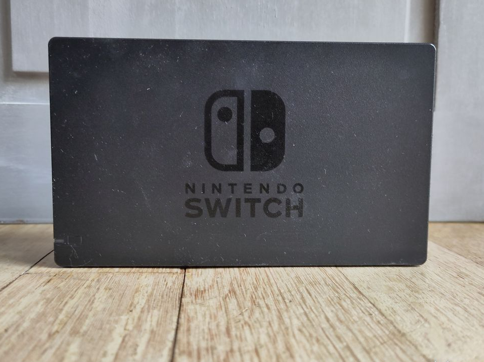 Console de jeux Nintendo Switch et accessoires