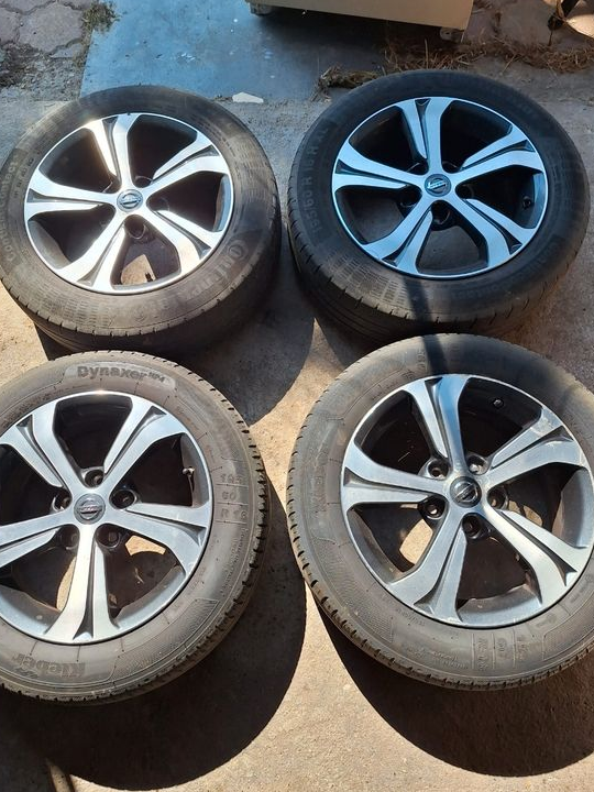 Roues (pneus+janteS) 195 60 R16