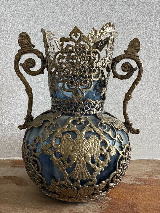Art nouveau 14 vase cassé verre bleu cerclage métal argenté ciselé aigle papillons vintage ancien