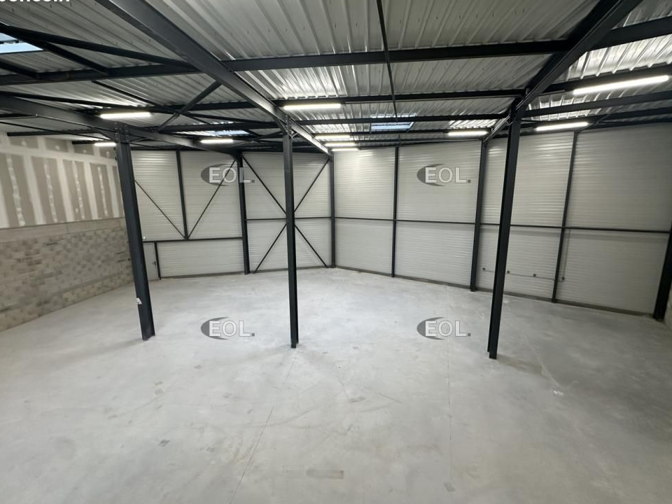 Local d'activité 587 m²