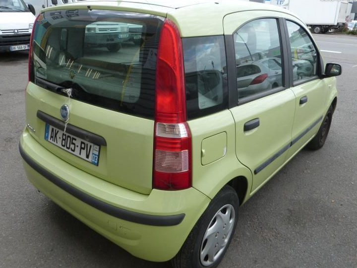 Fiat Panda 2 - 1.1I - 54CV - Vert - Essence - 12/2004 - 5 PORTES 5 PLACES - TOUTES PIECES