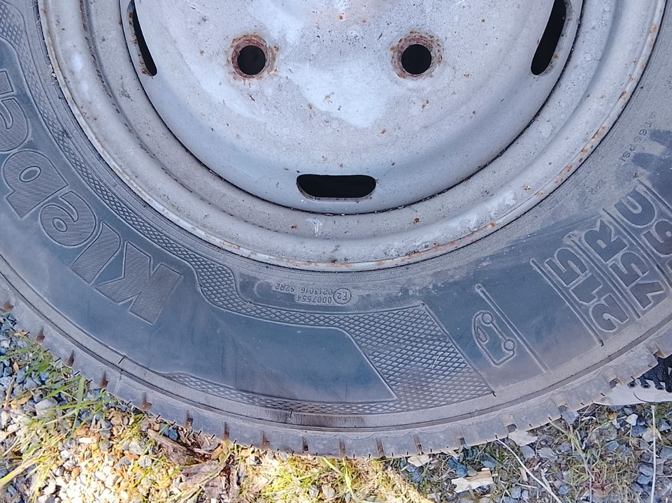 Je vends 4 pneus avec jantesétat neuf